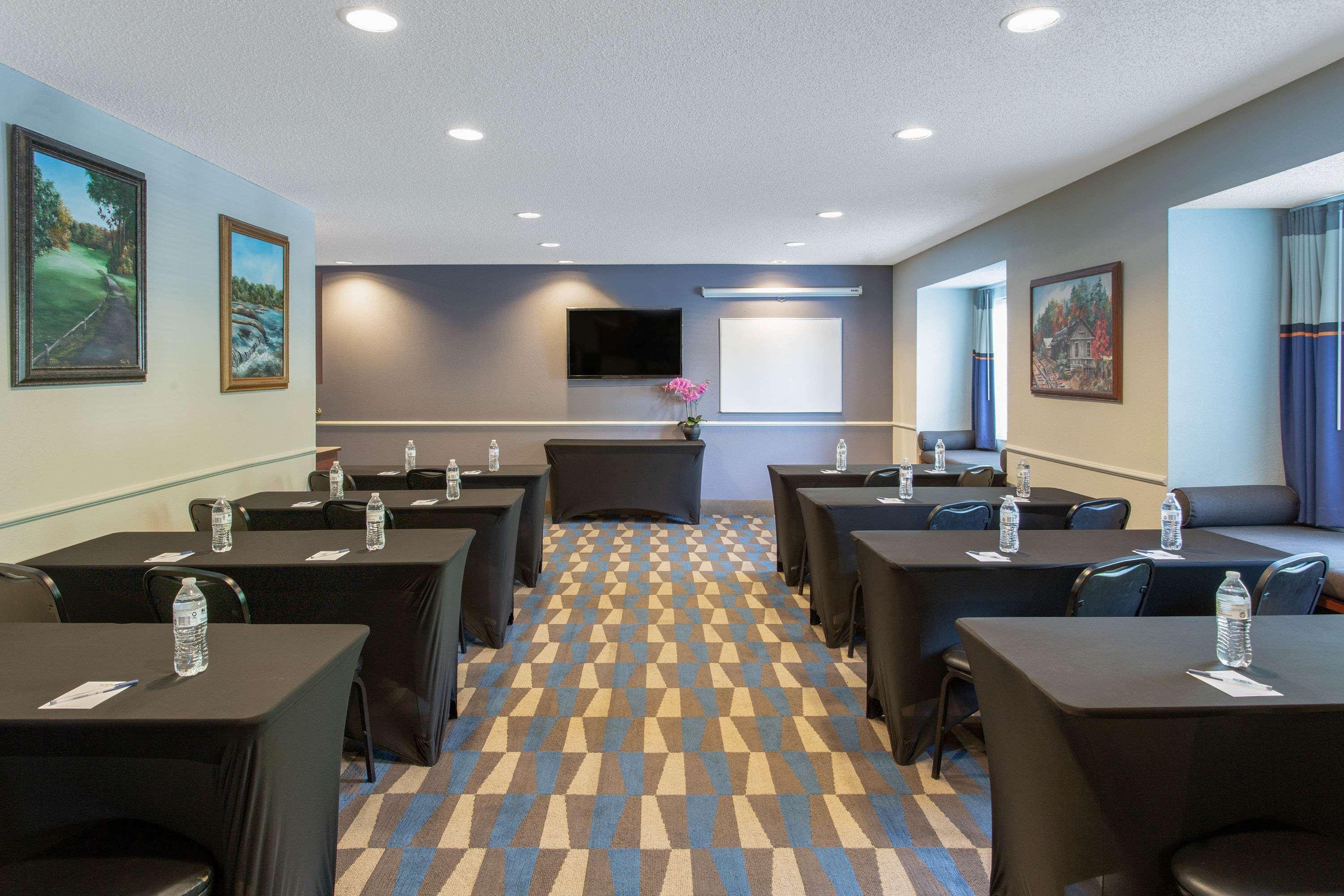 Microtel Inn Suites By Wyndham Lillington Near Campbell U 11/17