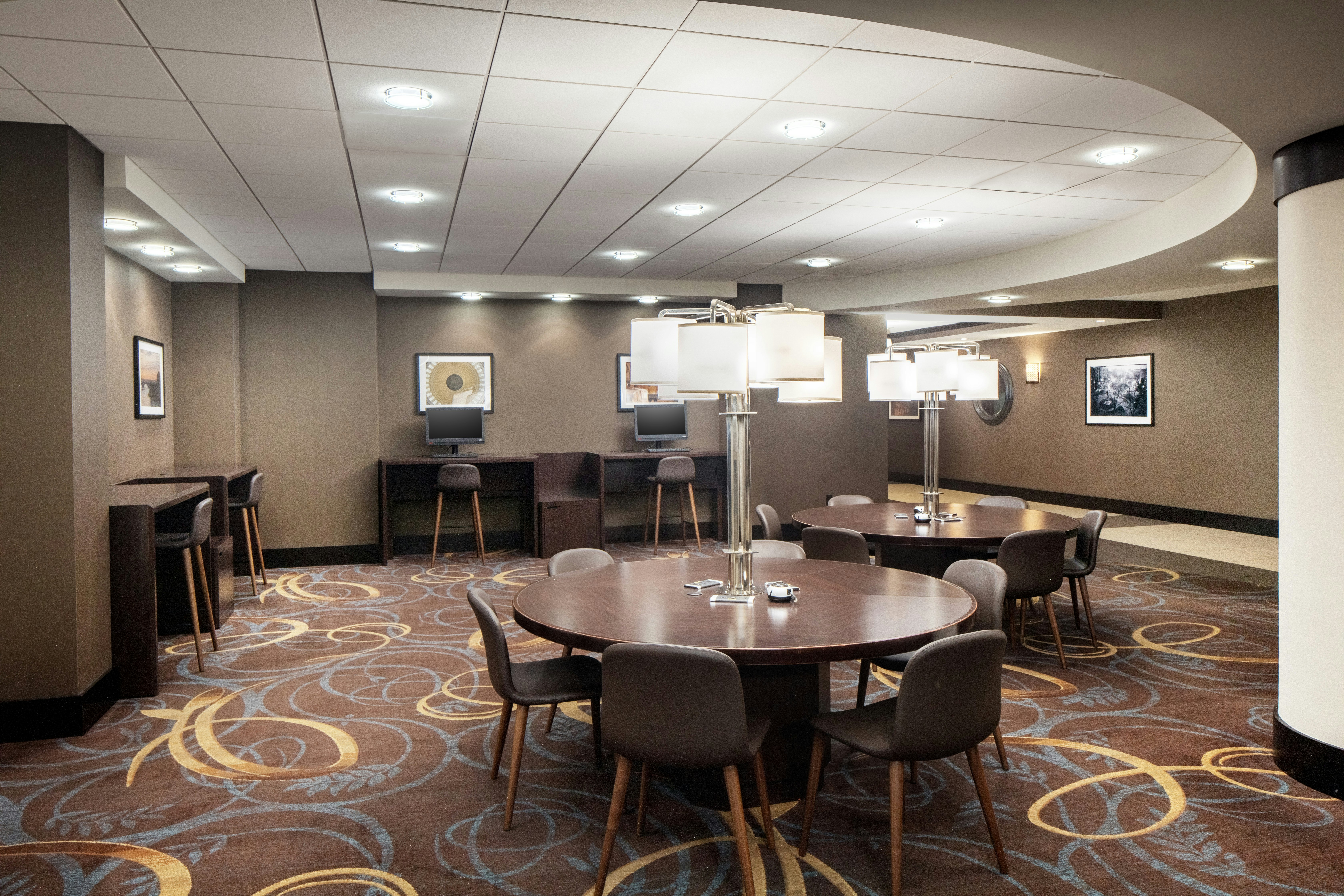 DoubleTree by Hilton Washington DC Silver Spring 24/55
