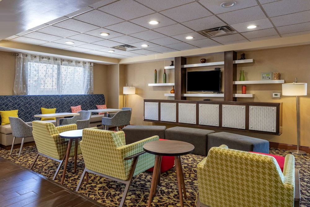 Hampton Inn Norco Corona Eastvale 42/59