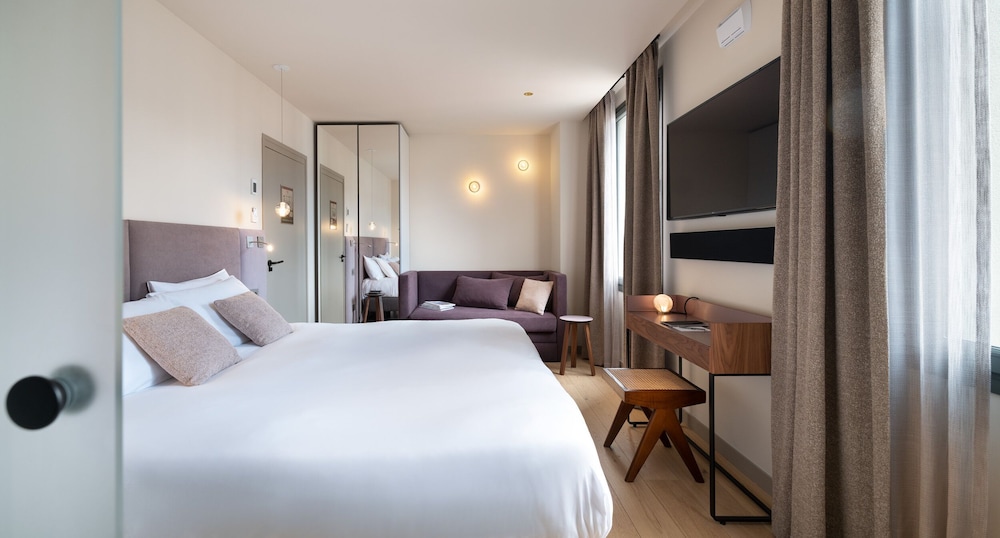 Hebe Hotel 7/41