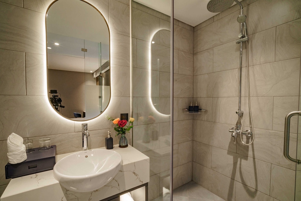Nhat Ha Lavish Hotel 33/40