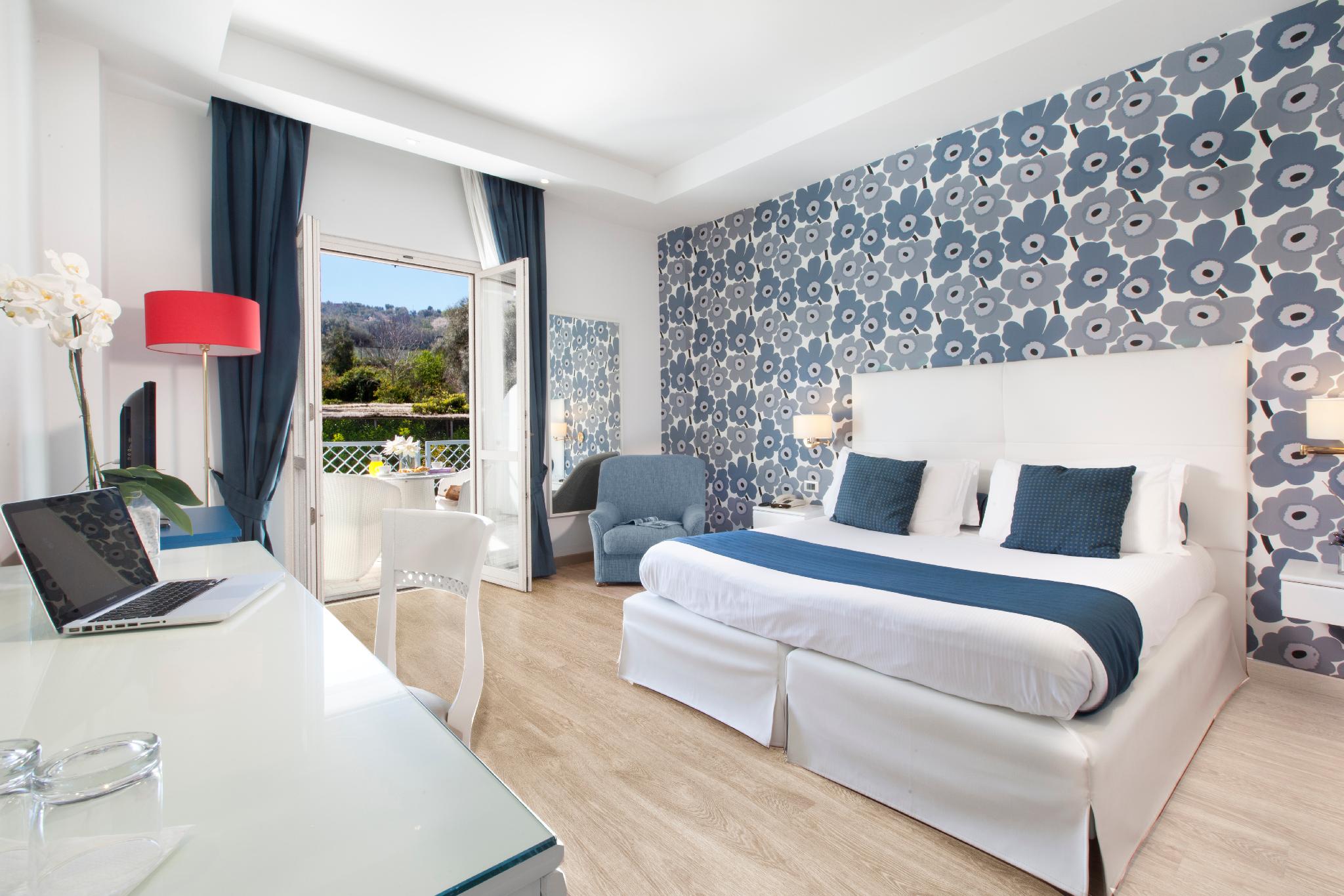 ROOM, DOUBLE BED, BALCONY
