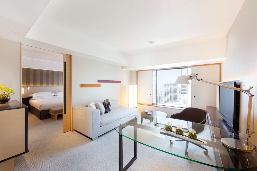Hilton Tokyo 45/78