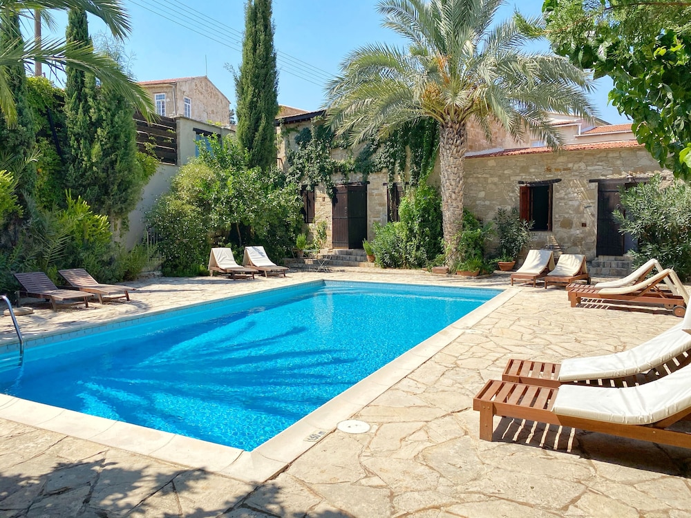 Porfyrios Country House 33/39