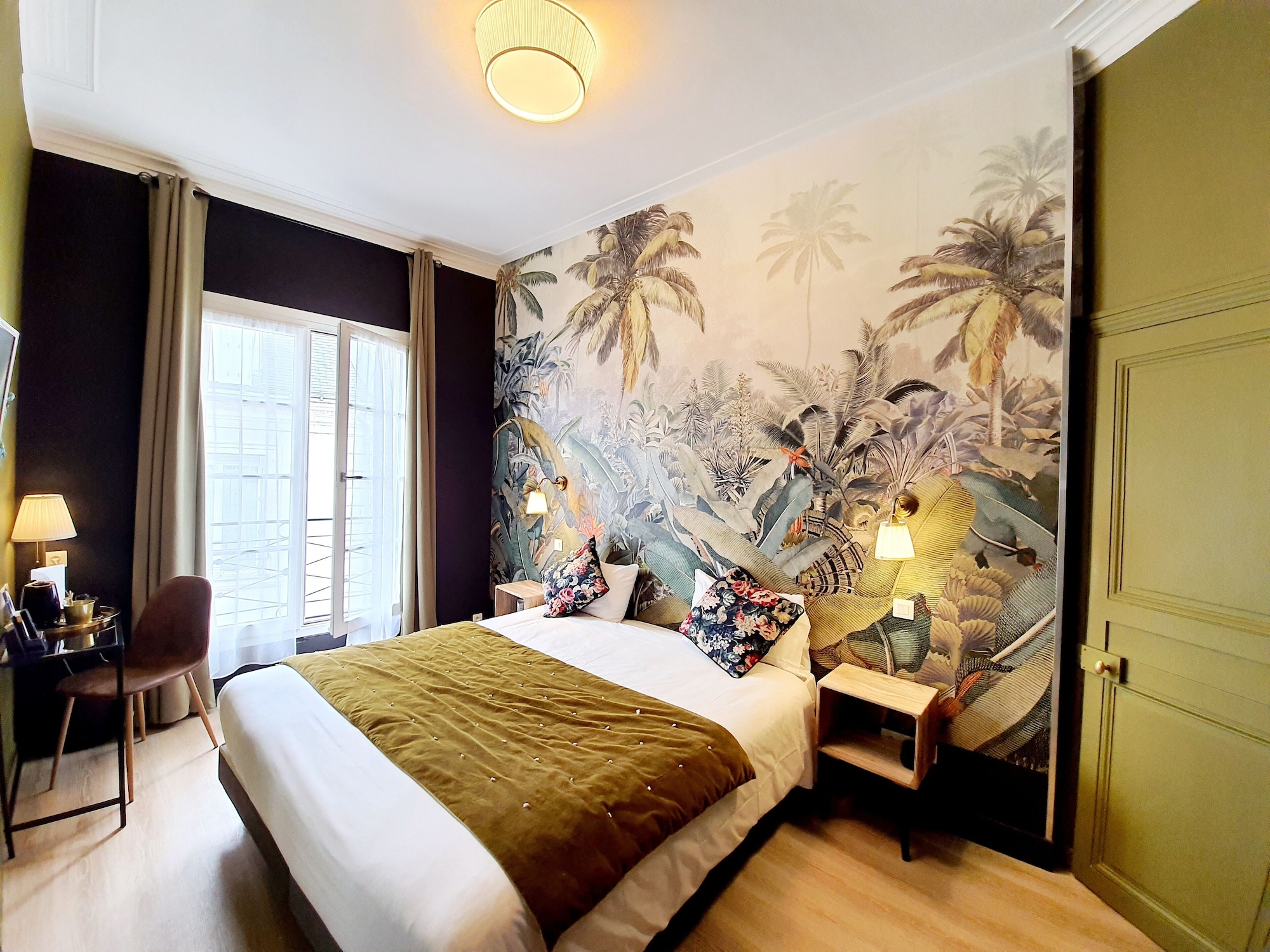 SUPERIOR, DOUBLE OR TWIN BED, STAIR ACCESS ONLY
