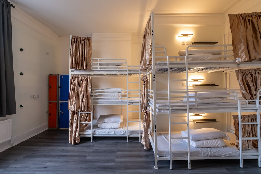 MIXED DORM, 12 BEDS
