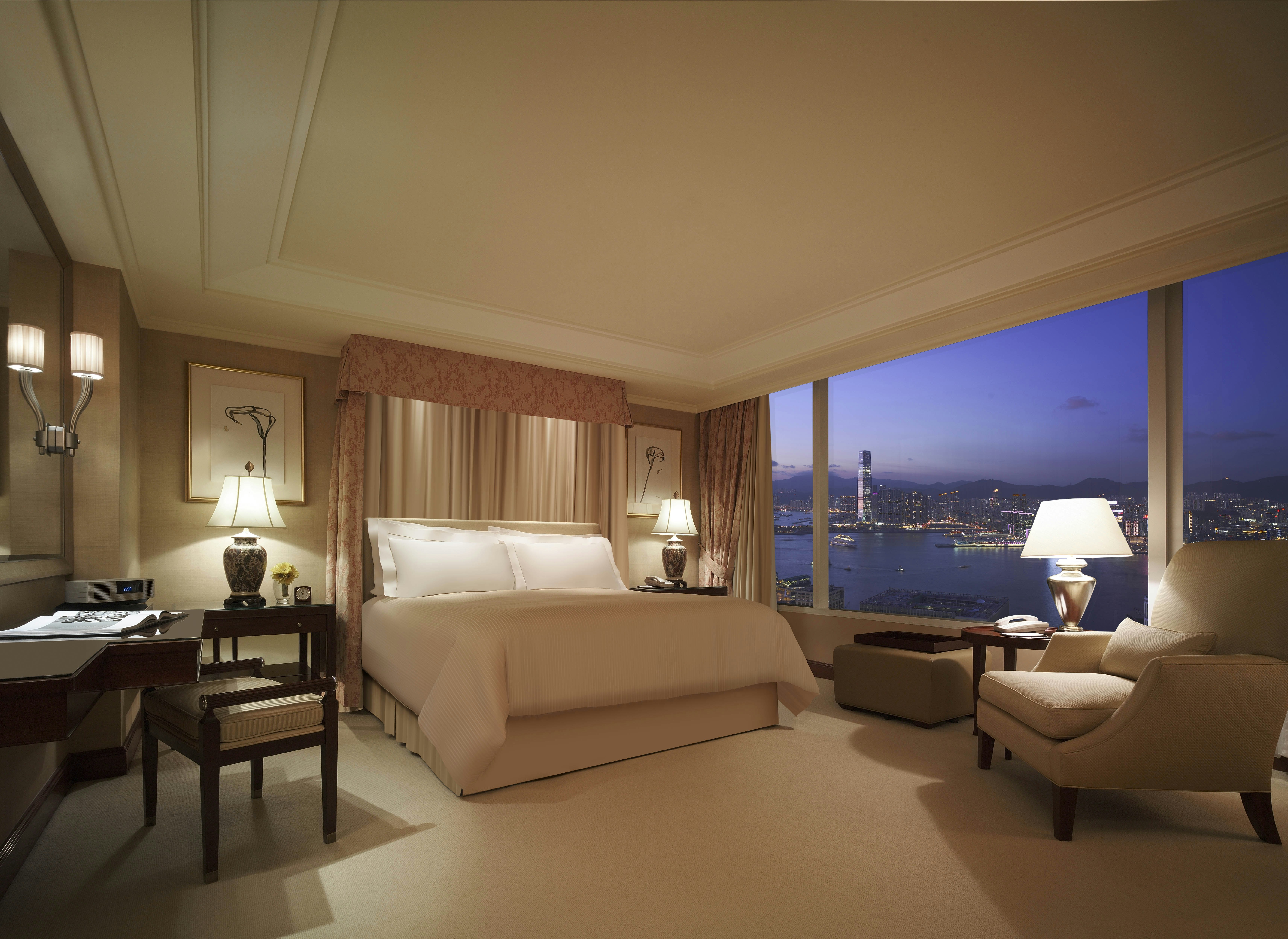 Chairman, Suite, King Bed