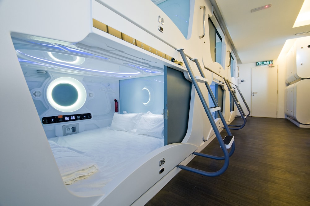 M Qube Hotel 8/27