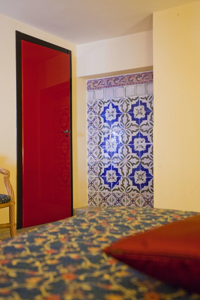 Hotel Elimo 27/72