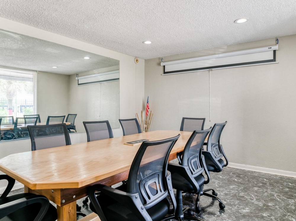 Hotel Houston, TX near Medical Center/NRG Stadium 35/39