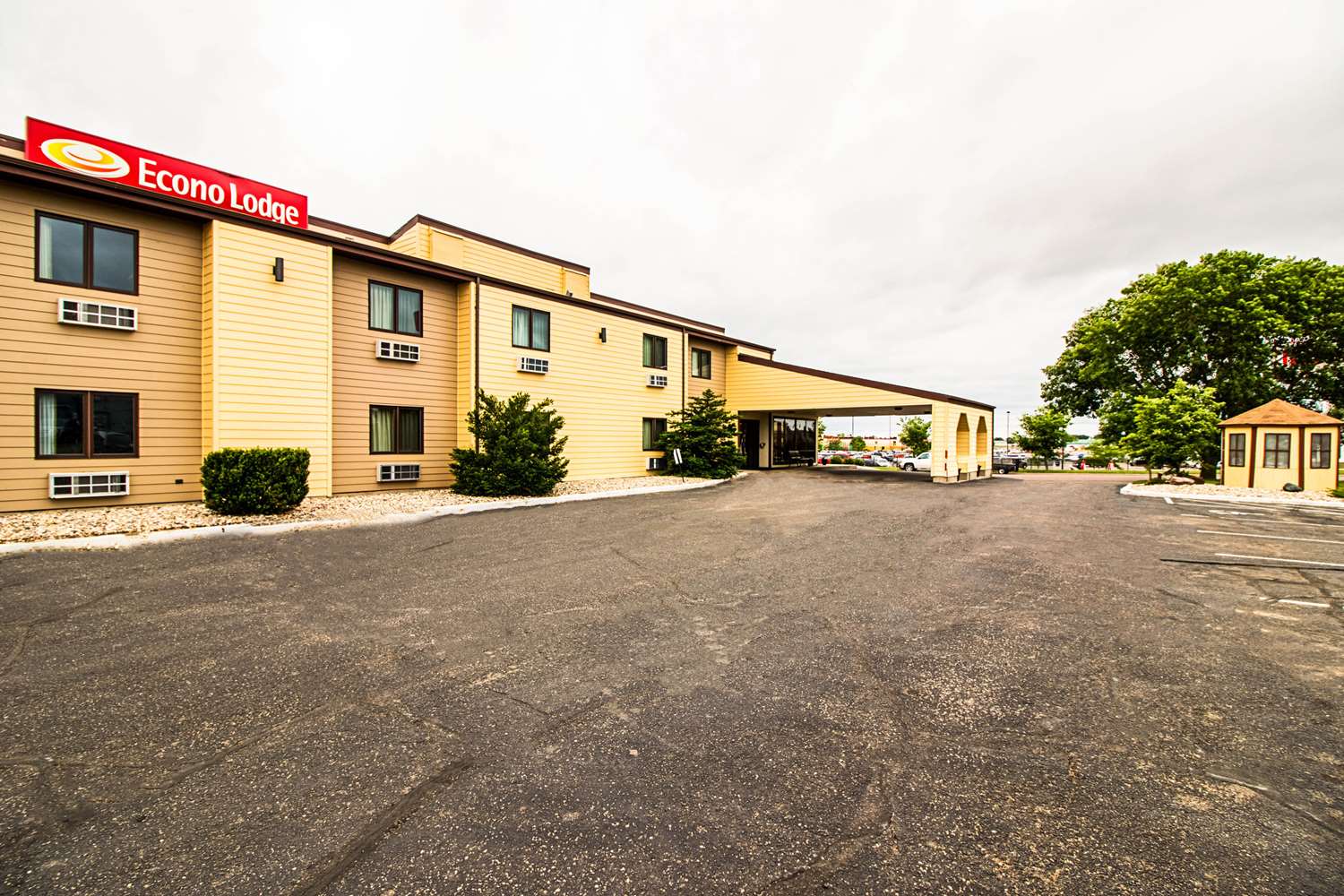 Econo Lodge Watertown, SD 15/16