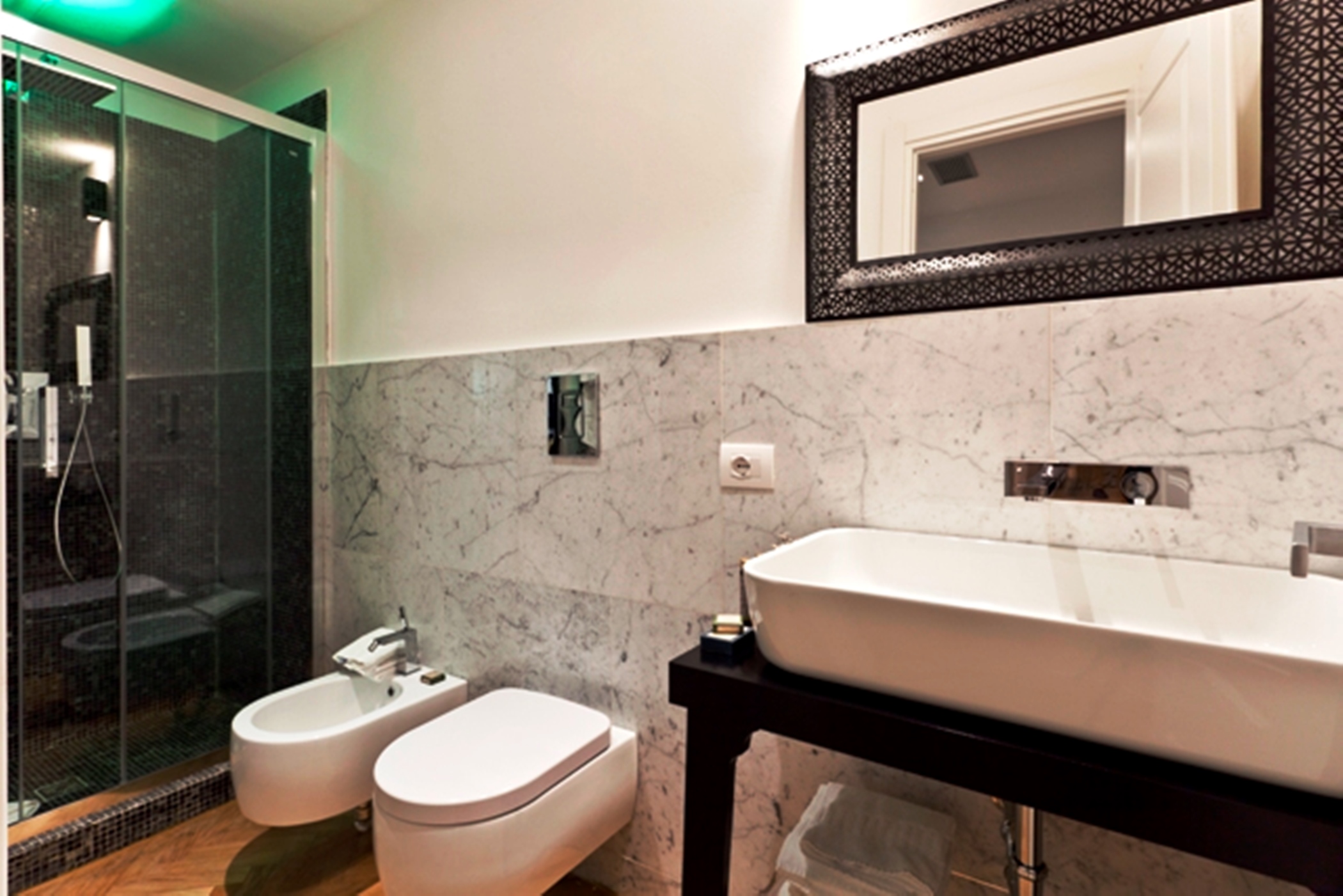 VANITY HOTEL 47/52