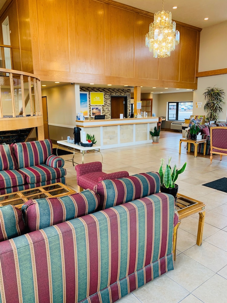 Days Inn & Suites by Wyndham Logan 3/37