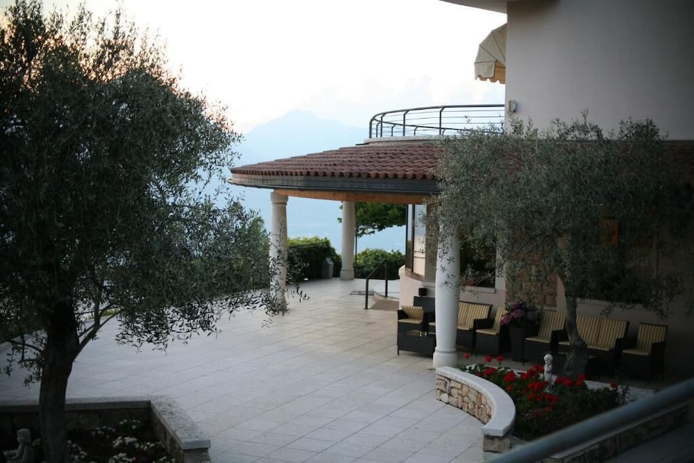 Hotel Laguna San Zeno 32/50