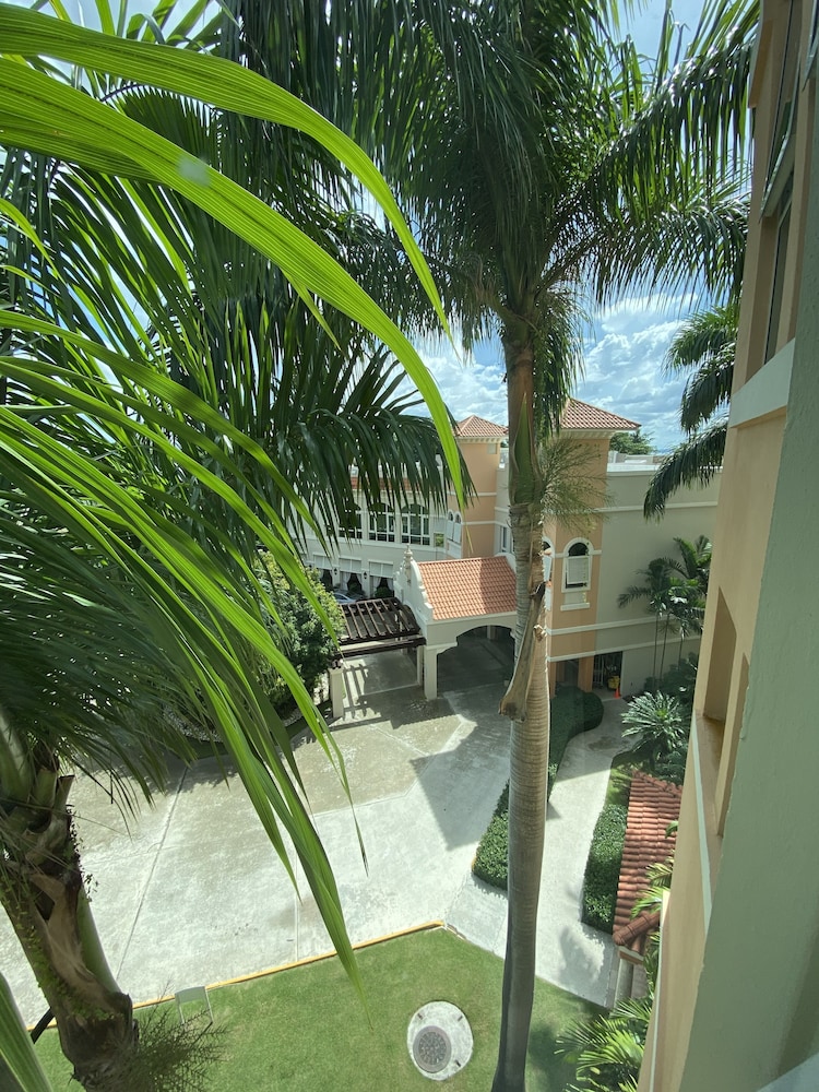 Rincon Beach Resort 40/68