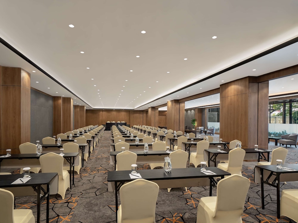 AIHO Hotel Medan 51/57