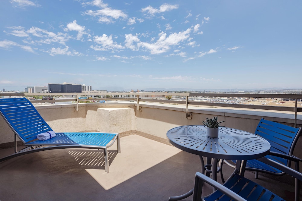 The Westin Los Angeles Airport 3/40
