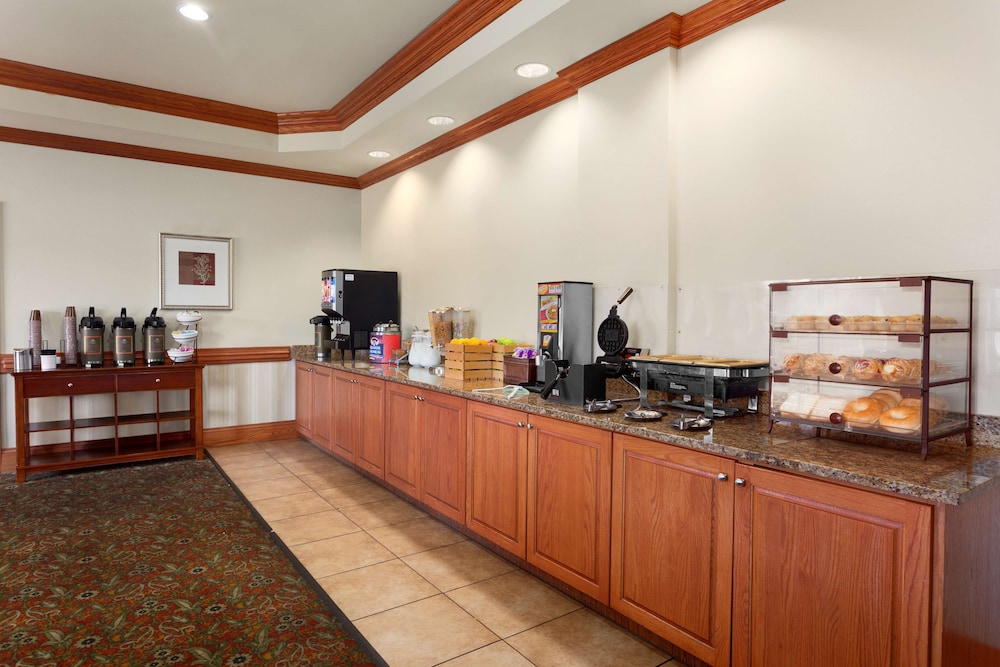 Country Inn and Suites by Radisson Tifton GA 21/23