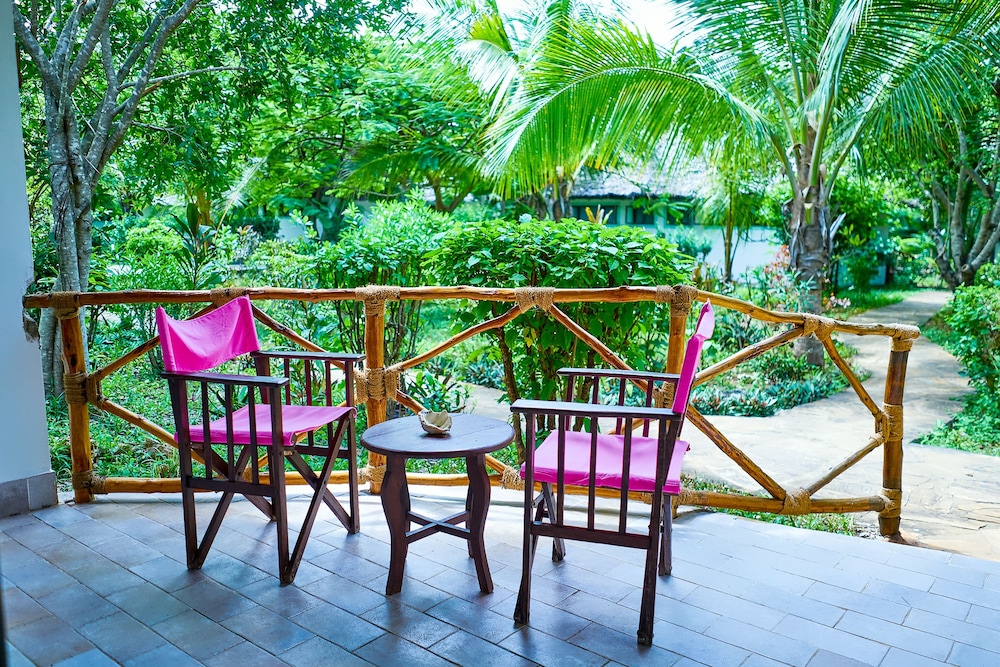 Spice Island Hotel and Resort 48/64