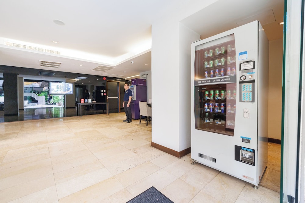 S33 Compact Sukhumvit Hotel 10/78
