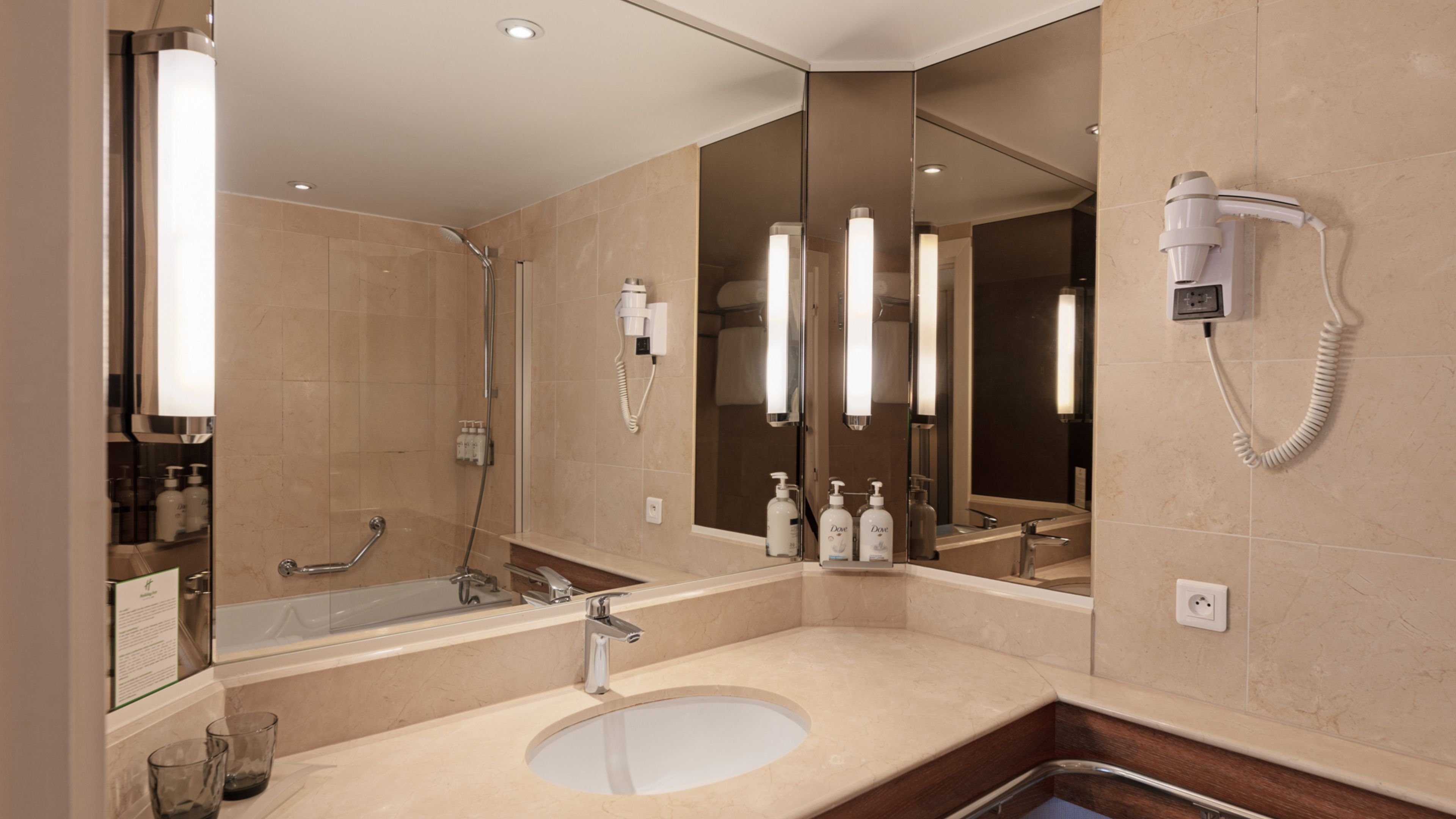 HOLIDAY INN RESORT NICE - PORT SAINT LAURENT 50/50