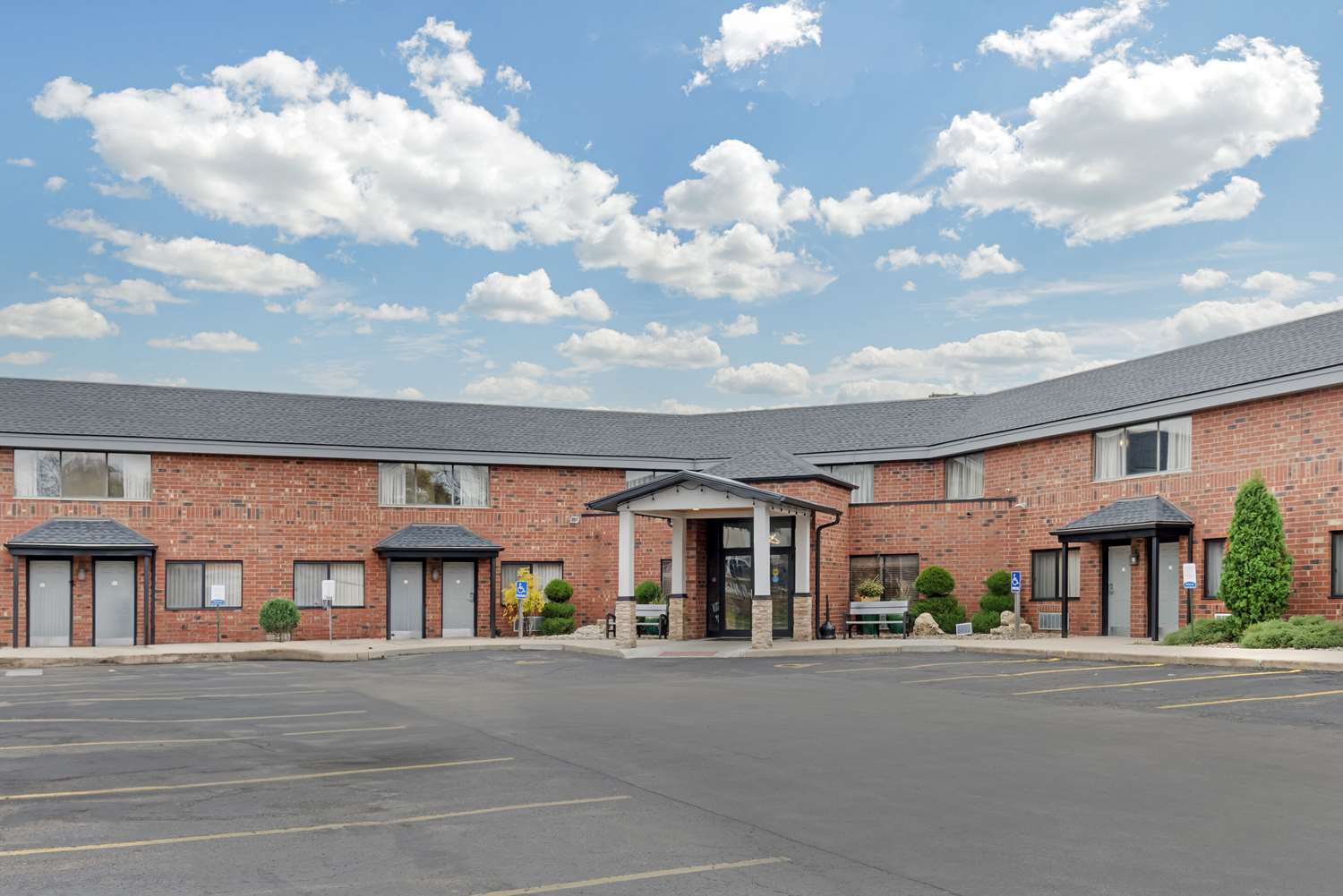 Quality Inn & Suites Mayo Clinic Area 2/11