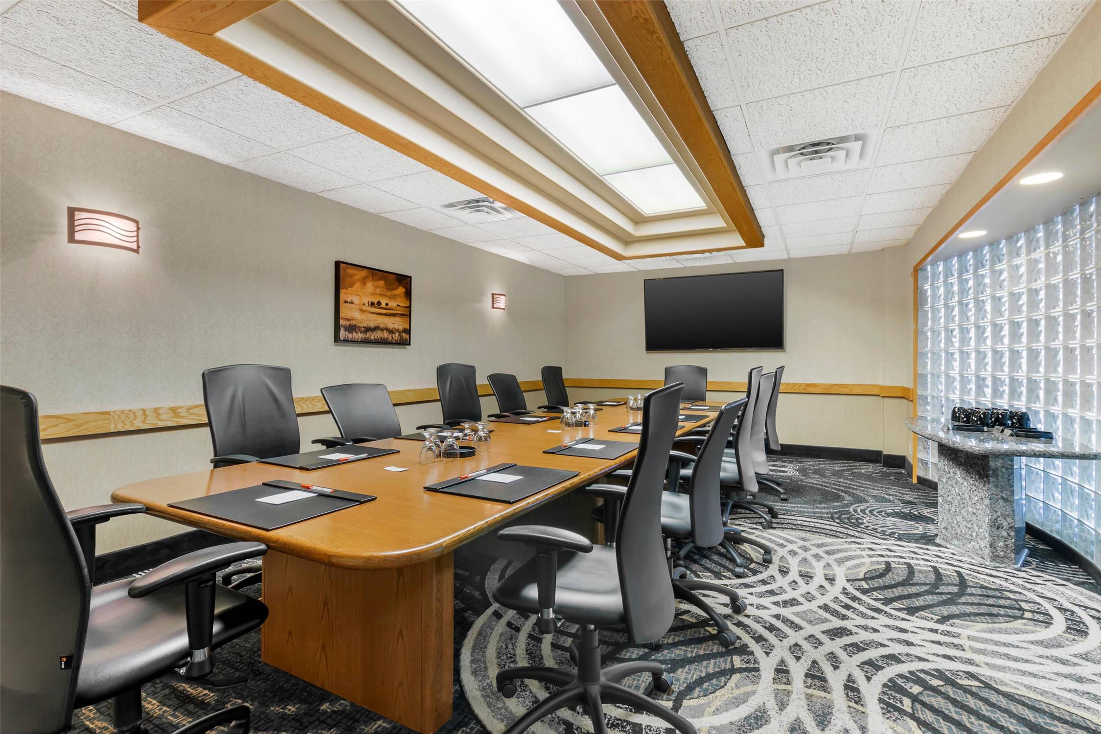 Clarion Hotel & Suites Brandon 25/35