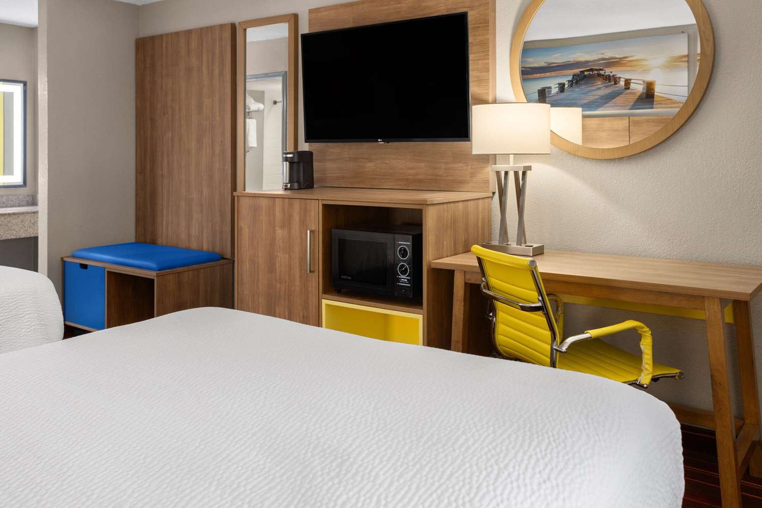 Days Inn by Wyndham Forsyth 10/21