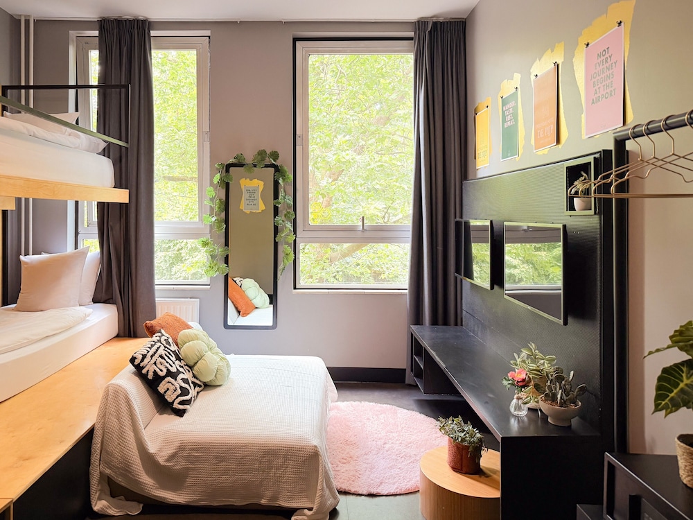 Boutique, Superior, Queen Bed