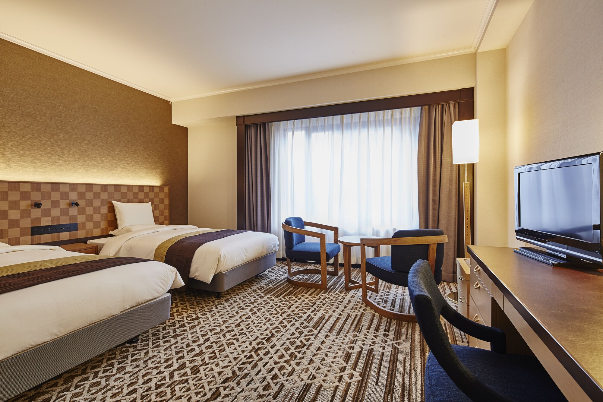 MODERATE, TWIN BEDS
