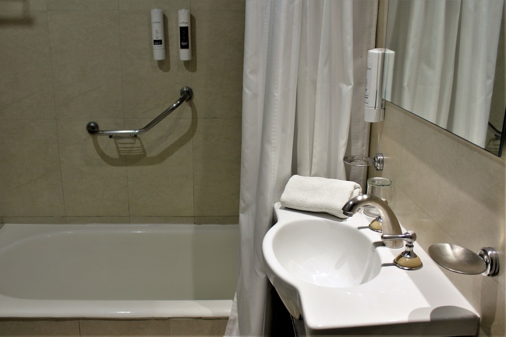 Hotel 8 de Octubre 13/48