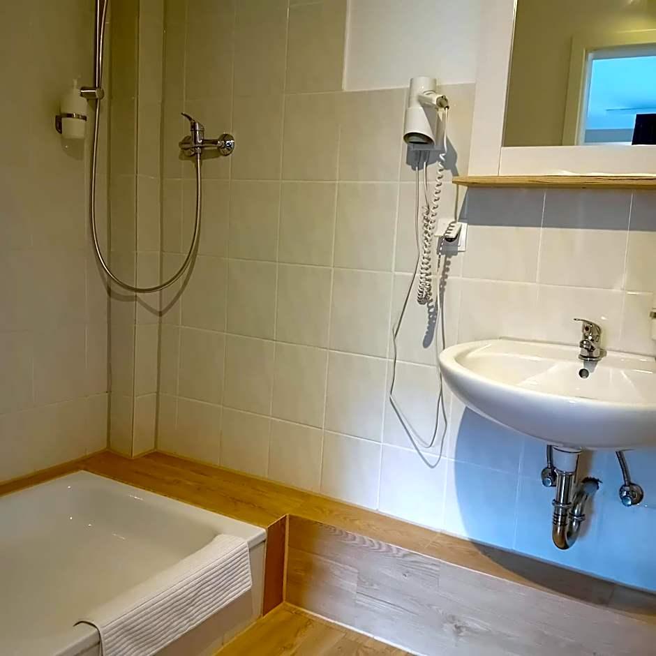 HOTEL RESIDENZ OBERURSELER HOF 45/47