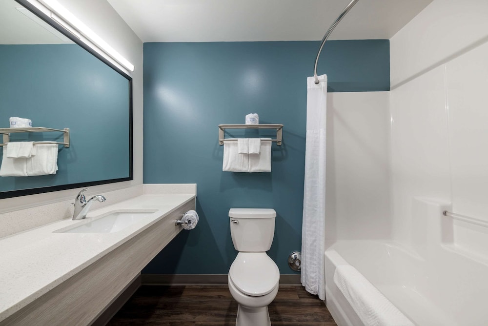 WoodSpring Suites Greensboro - High Point North 48/51