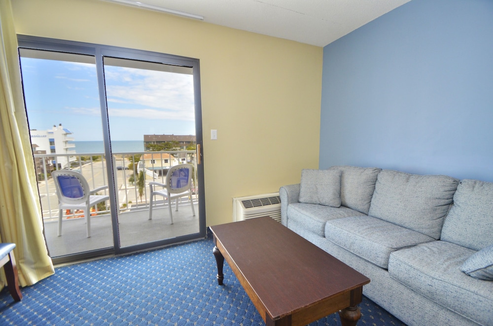 Coastal Palms Inn &amp; Suites 30/50