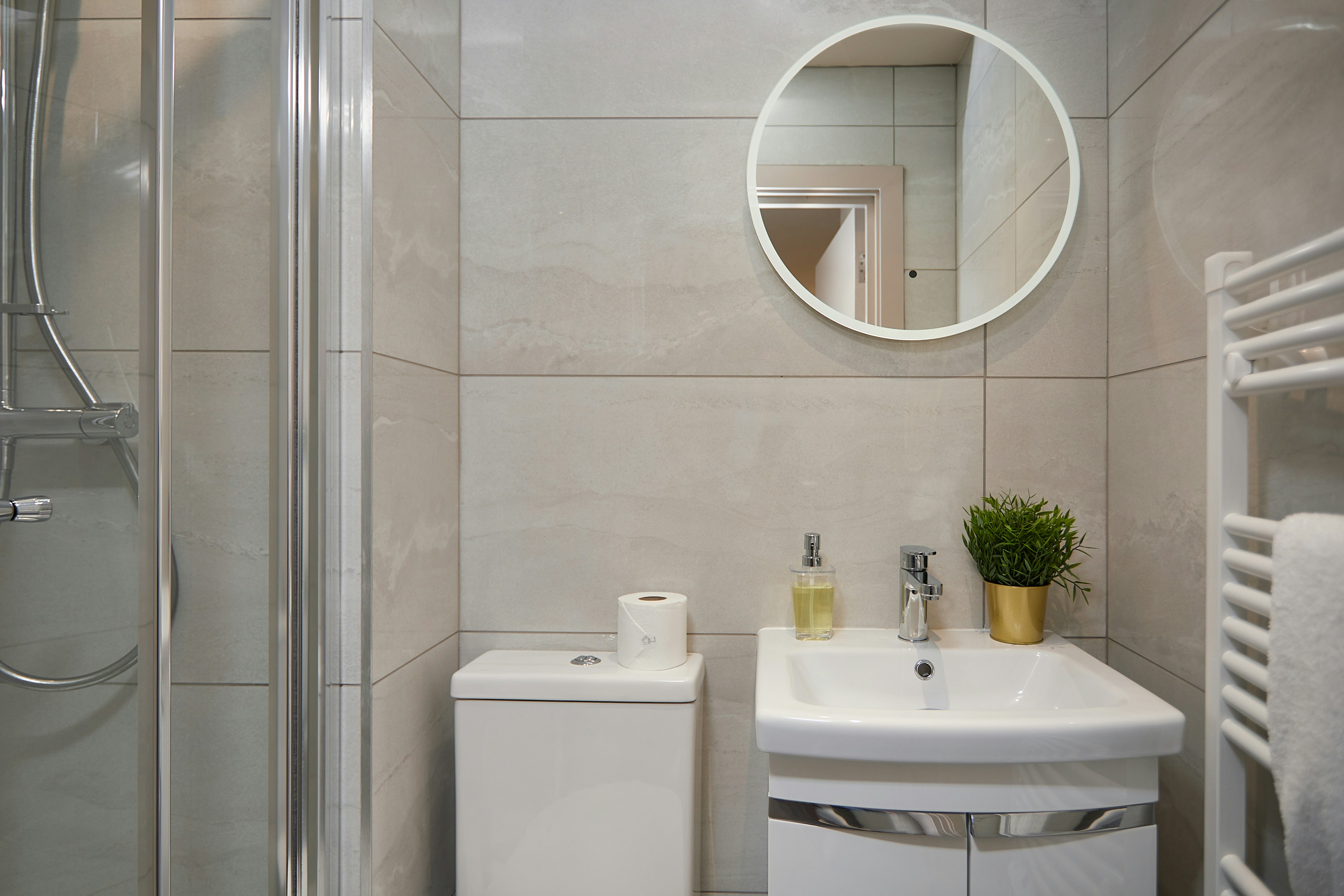 Humber Lofts Serviced Suites & Residences 33/35