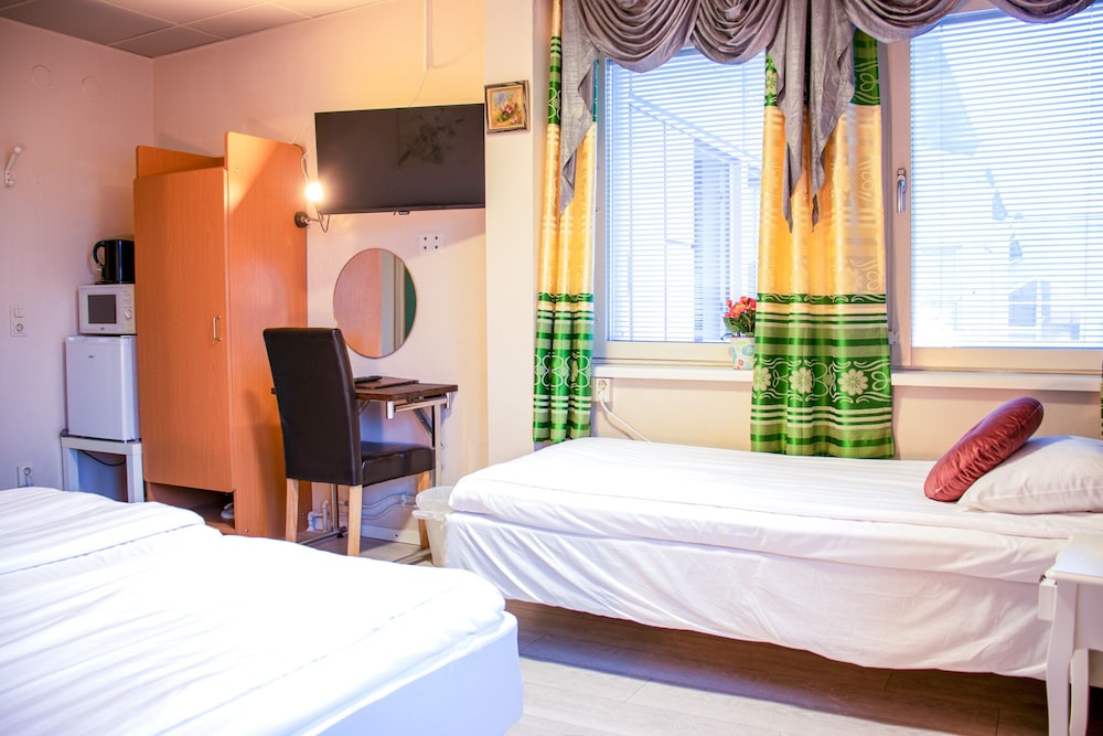 Euroway Hotel 8/50