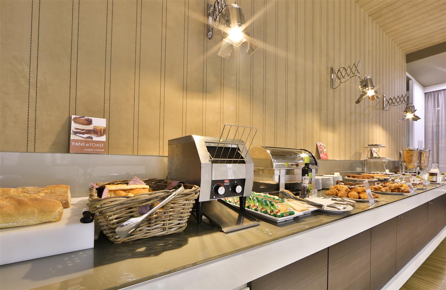 Best Western Premier Chc Airport 27/81