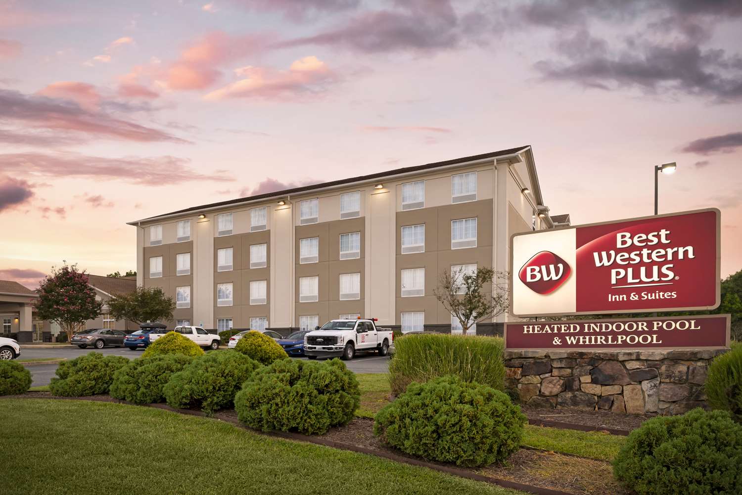 Best Western Plus Crossroads Inn & Suites 1/13