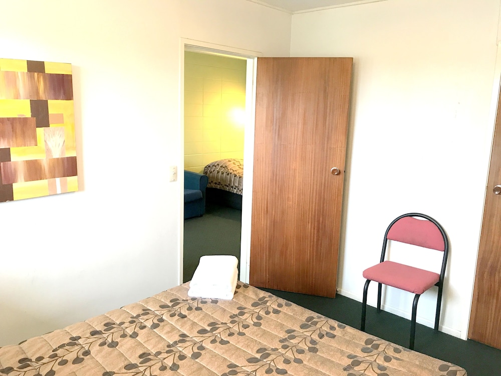 Greenview Motel 41/50