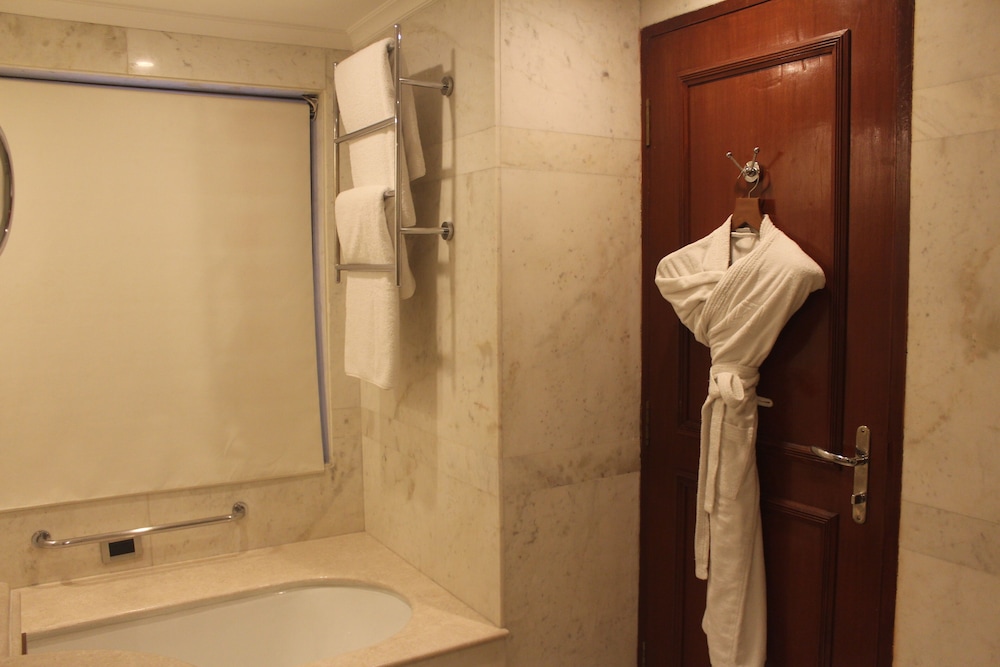 Welcomhotel by ITC Hotels, Cathedral Road, Chennai 26/58