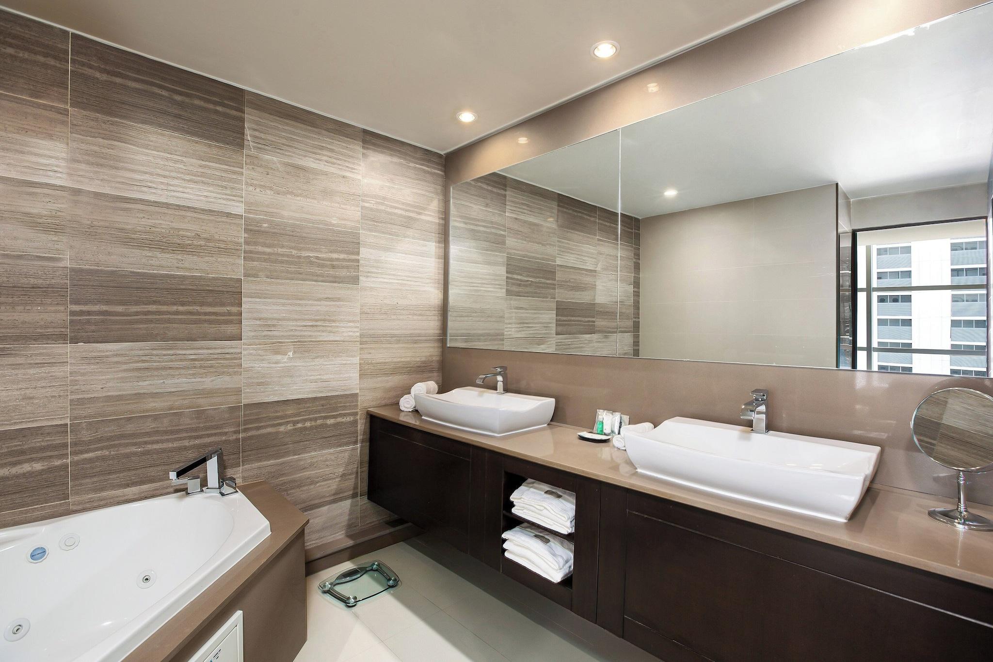 جناح بسرير كينج بإطلالة على البحر، The Westin Panama 5/7