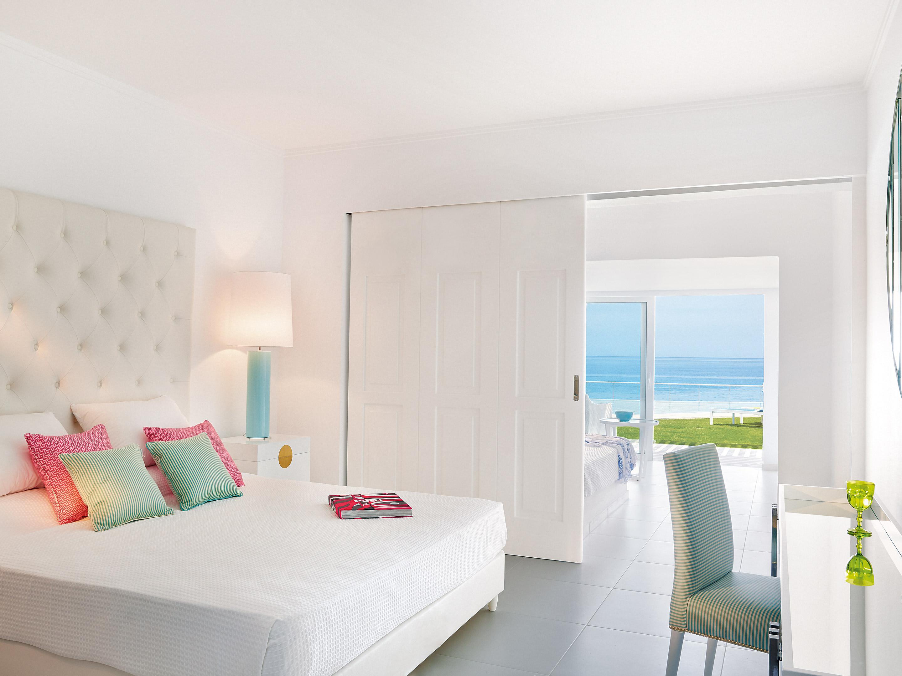 Suite, Sea Front, Shared Poolterrace