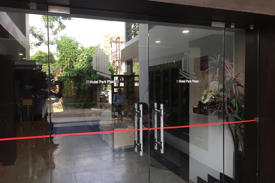 Oyo Rooms Mall Road Cantonment 3/46