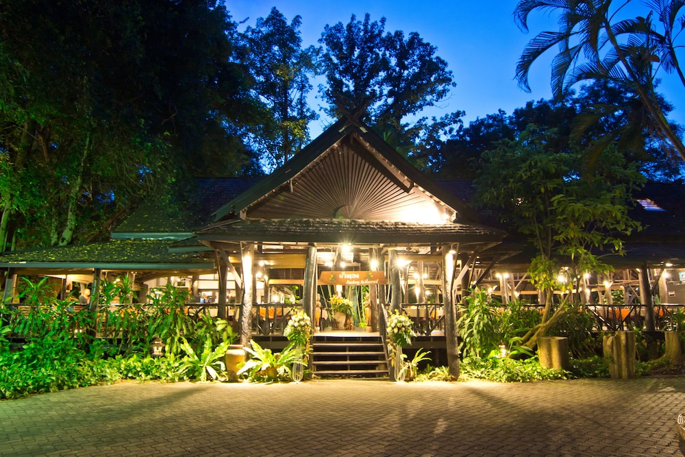 Lampang River Lodge in LAMPANG