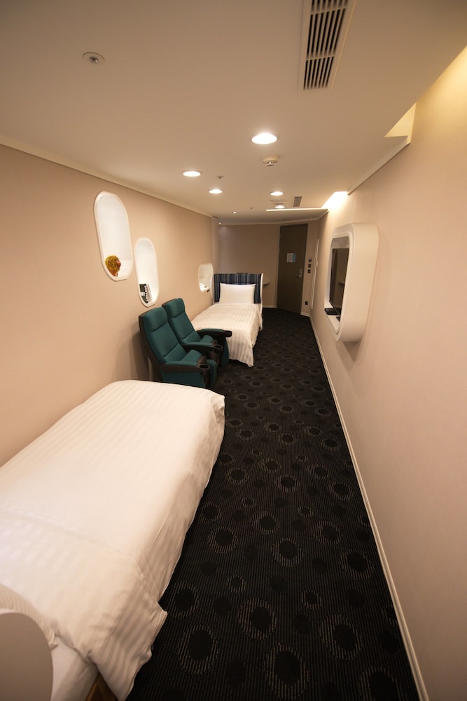 Ximen Airline Hotel 12/45