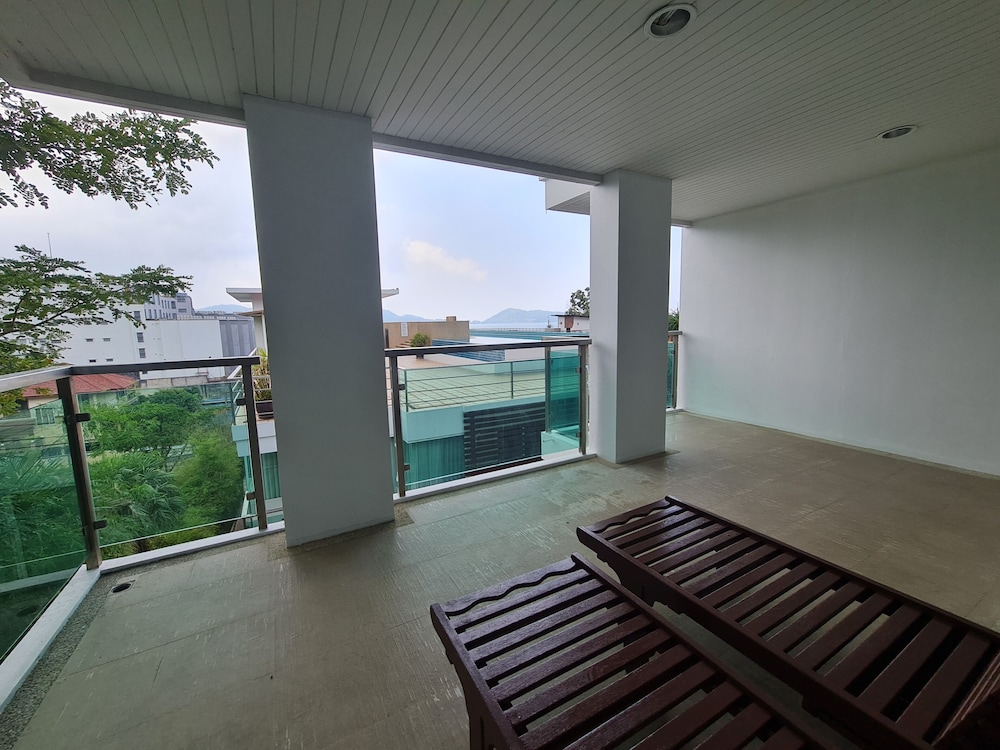 THE BAYCLIFF RESIDENCES 22/50