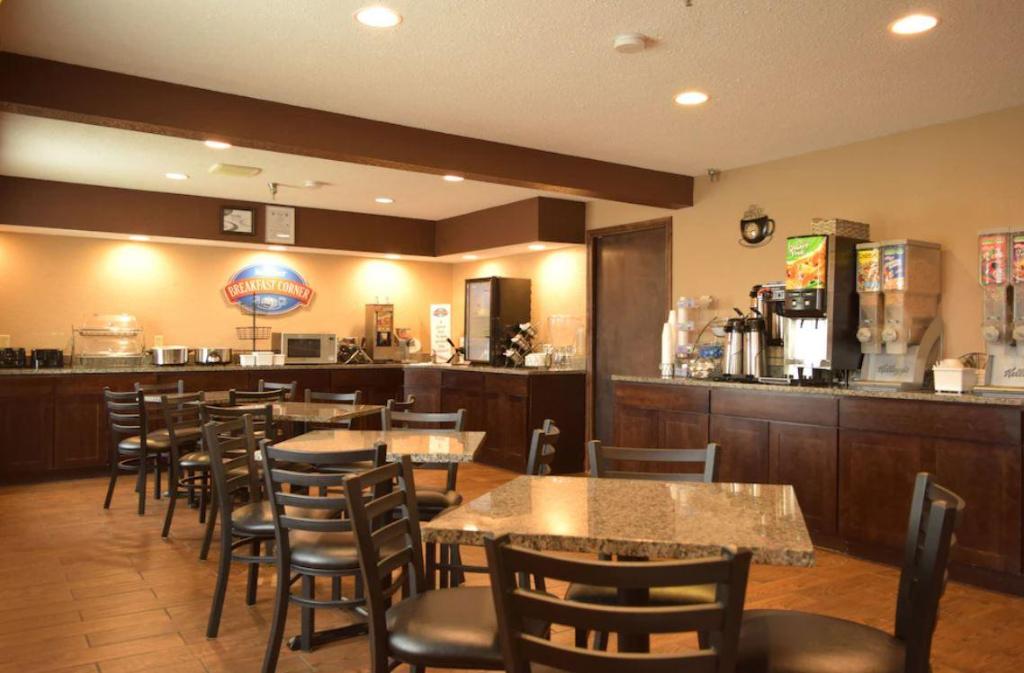 restaurant cafeteria