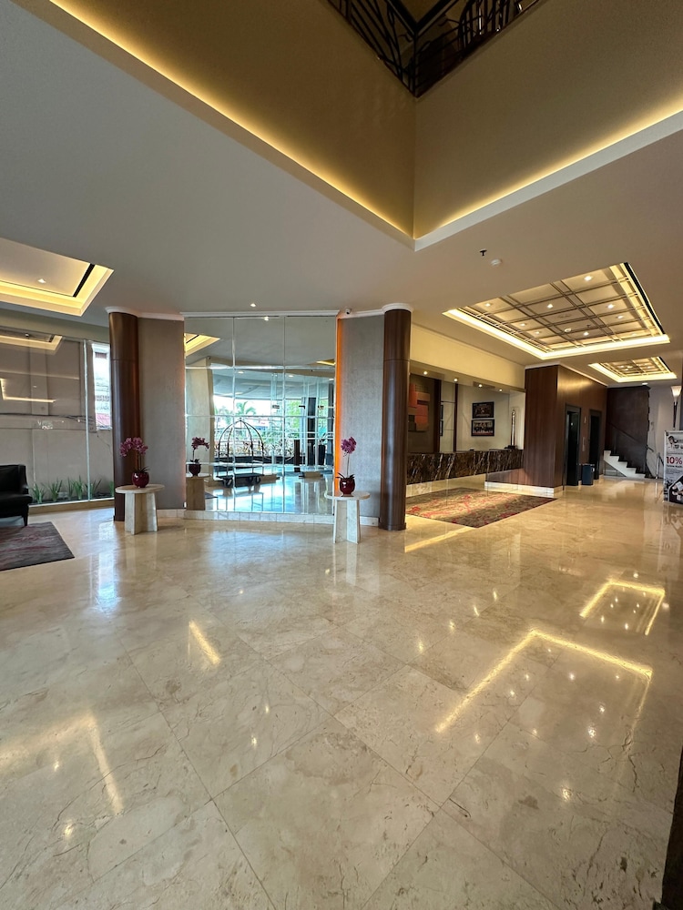 Grand Zuri Dumai 17/69