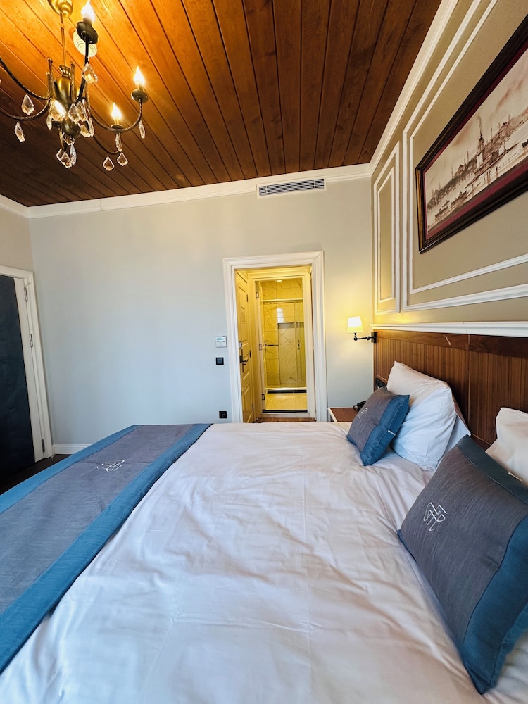 2 BEDROOMS, CONNECTING, DELUXE, CITY VIEW, ANNEX