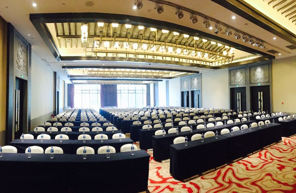 Amitabha Hotel 41/47